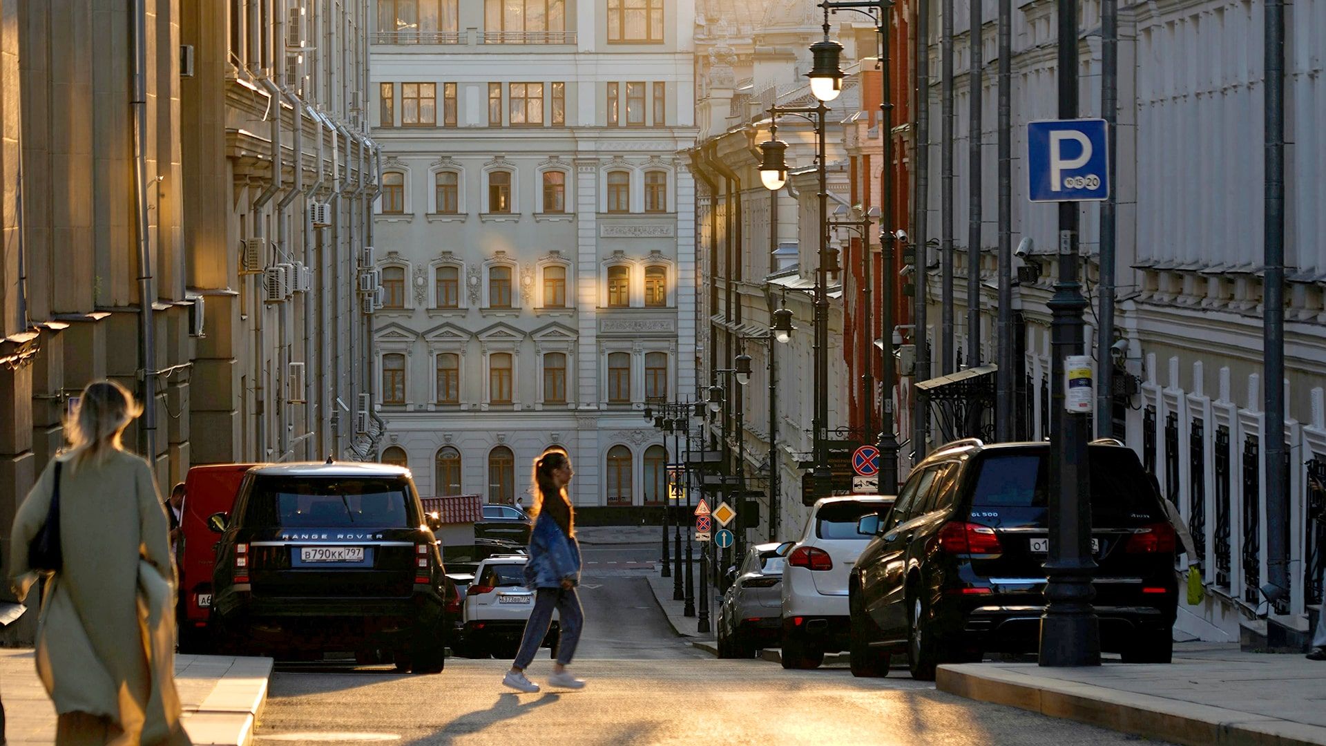 Как работи помощта при пътуване в чужбина: Истински истории от наши клиенти